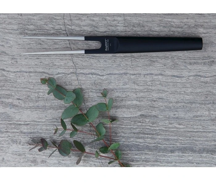 BergHOFF Ron Titan Carving Fork 17cm - Black Steel Handle 4 BergHOFF Ron Titan Carving Fork 17cm - Black Steel Handle - Image 4