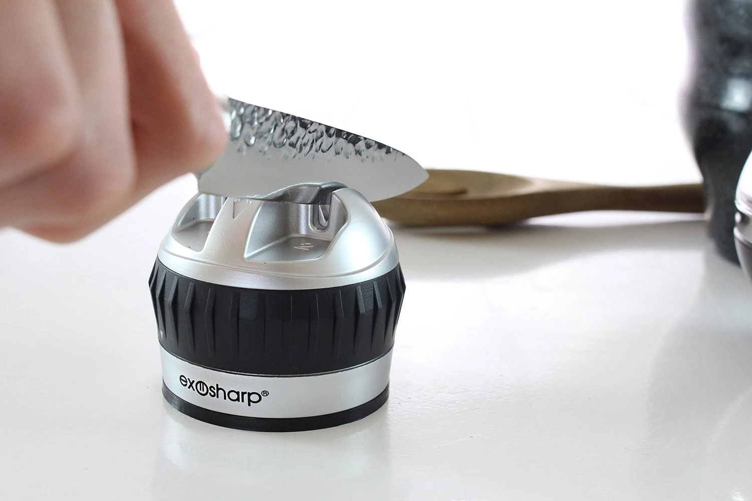 Exosharp Manual Knife Sharpener With 2 Sharpening Stages 2 Exosharp Manual Knife Sharpener With 2 Sharpening Stages - Image 2