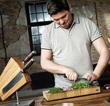 KAI Shun Premier Tim Mälzer Chef Knife Damascus Blade 20cm 5 KAI Shun Premier Tim Mälzer Chef Knife Damascus Blade 20cm - Image 5