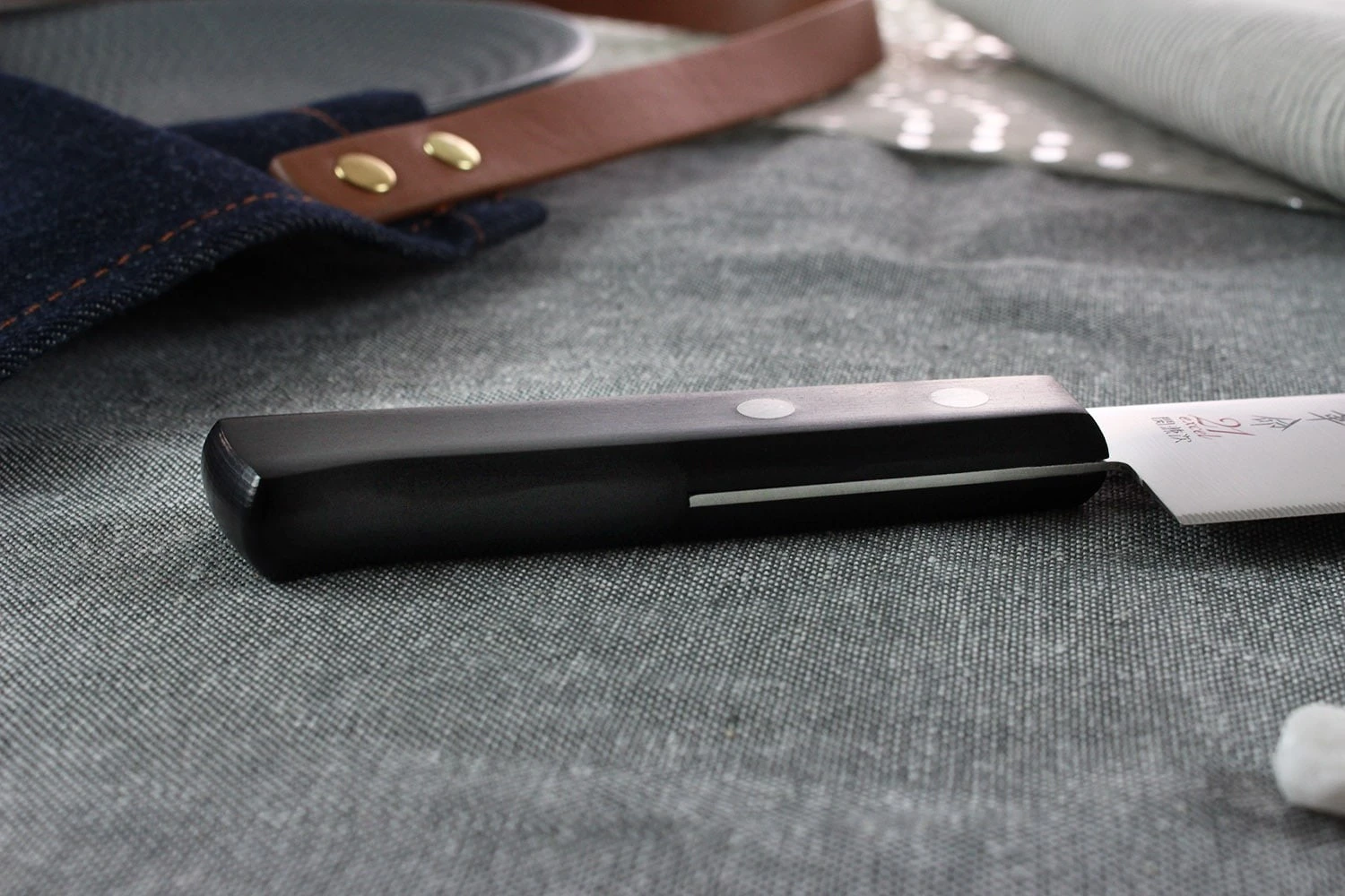 Kanetsugu Rev 21 Santoku Knife Micro-serrated Blade 13.5cm 4 Kanetsugu Rev 21 Santoku Knife Micro-serrated Blade 13.5cm - Image 4