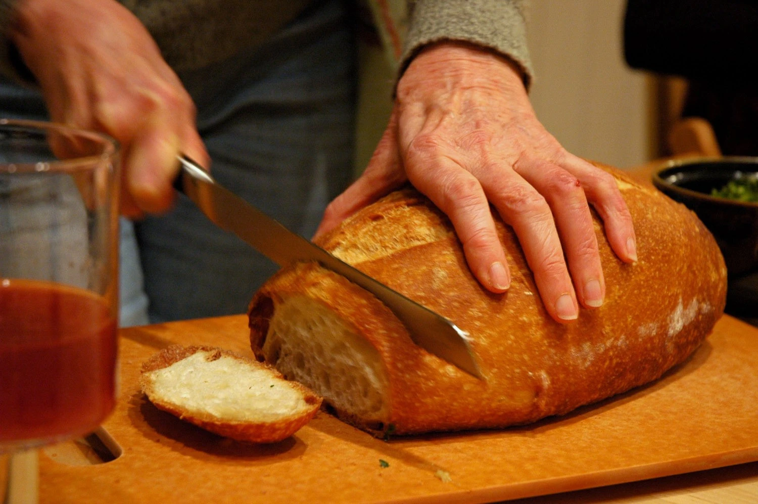 Sabatier Edonist Bread Knife With Fully Forged Blade 20cm 3 Sabatier Edonist Bread Knife With Fully Forged Blade 20cm - Image 3