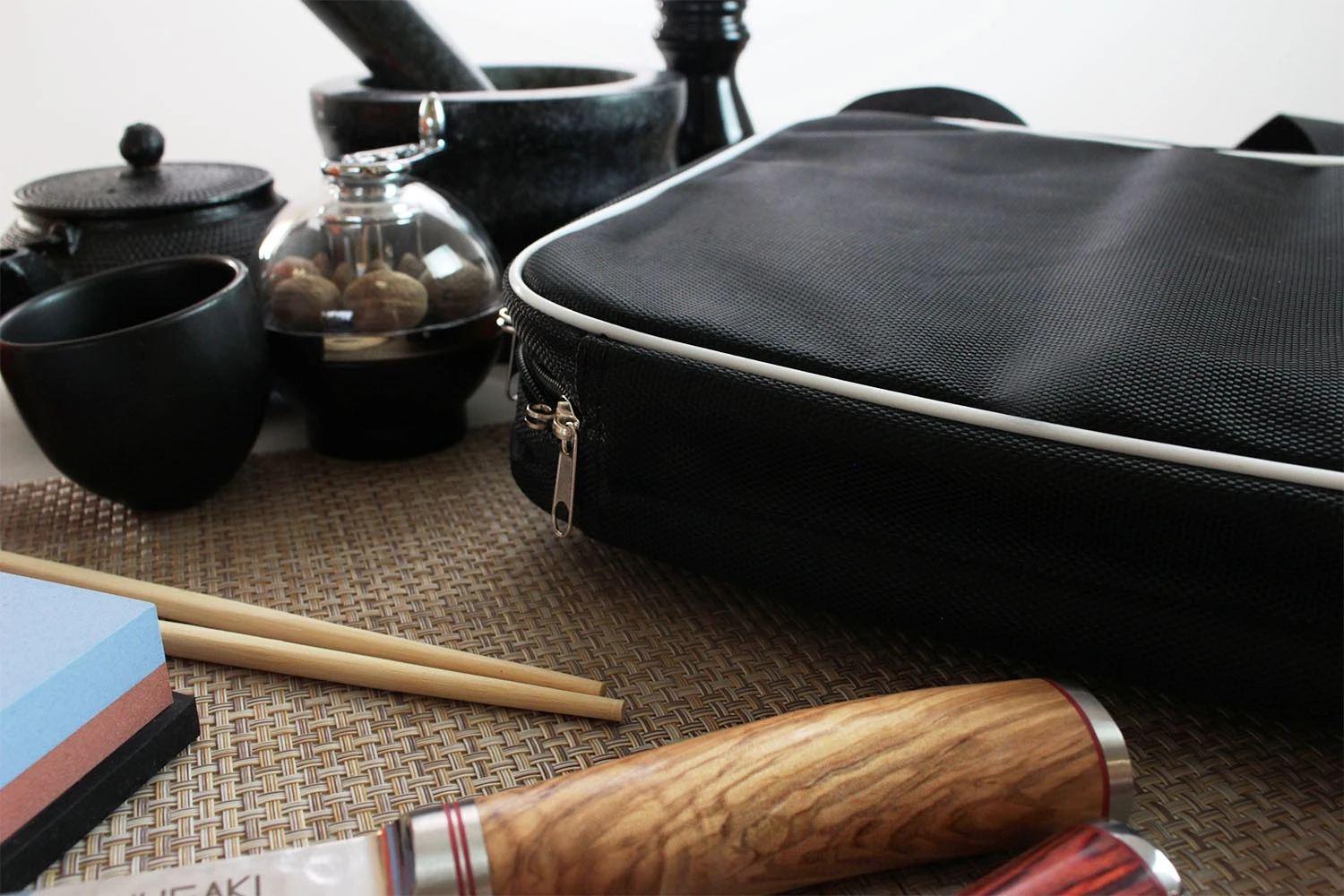 Wusaki Empty Bag For 21 Kitchen Knives And Utensils + 1 Large Storage Pocket 7 Wusaki Empty Bag For 21 Kitchen Knives And Utensils + 1 Large Storage Pocket - Image 7